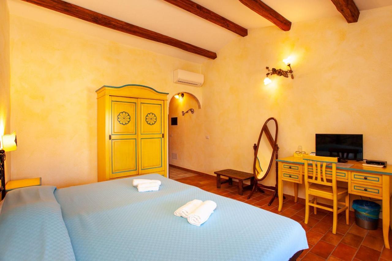 Il Viandante Hotell San Teodoro  Exteriör bild